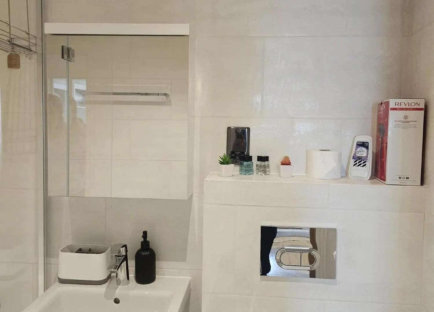 London City Hoxton 2 Bdr 2 Bath Balcony Apartment